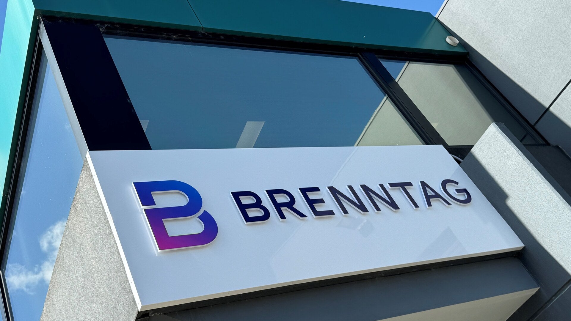 3D building sign Brenntag