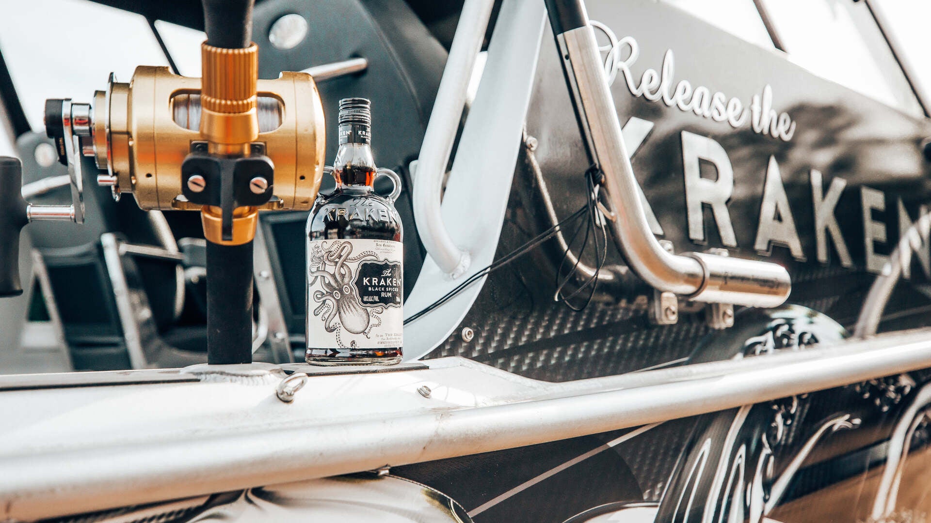 Kracken boat wrap by Form A Sign